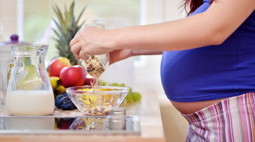 Come mangiano le donne italiane in gravidanza? Lo svela un’indagine del CREA