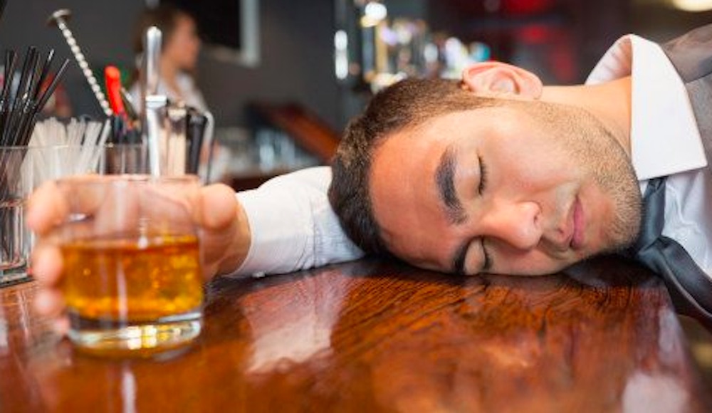 Quali sono gli effetti dell'alcol sul nostro cervello?